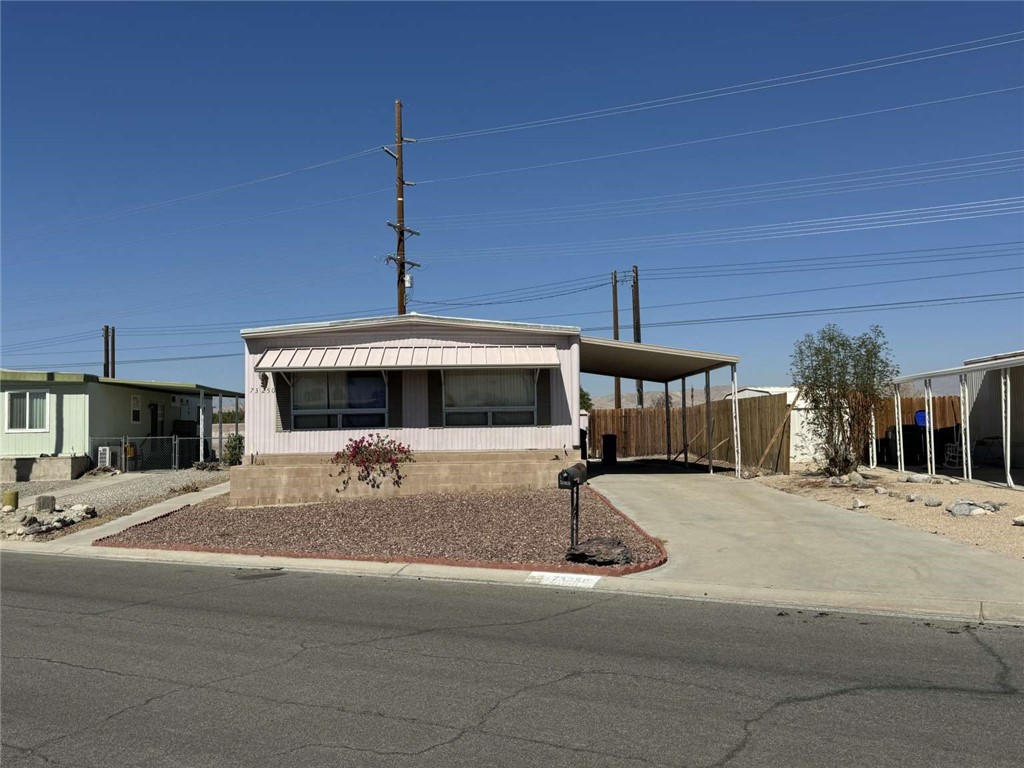 Detail Gallery Image 1 of 4 For 73250 Colonial Dr, Thousand Palms,  CA 92276 - 2 Beds | 2 Baths