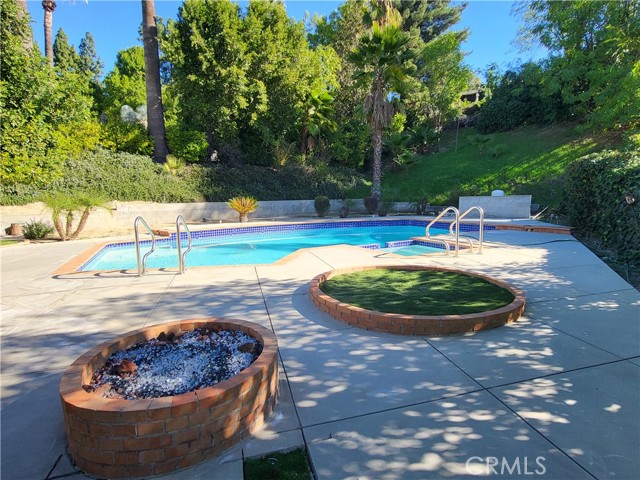 Detail Gallery Image 22 of 22 For 5700 Kelvin, Woodland Hills,  CA 91367 - 3 Beds | 3 Baths