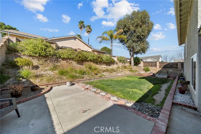 Detail Gallery Image 34 of 44 For 16503 Fairglade, Canyon Country,  CA 91387 - 4 Beds | 3 Baths