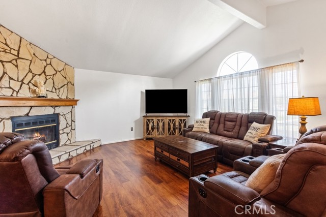 521 Bermuda Drive, Hemet CA: https://media.crmls.org/medias/73ae6de1-3052-4029-99e3-5829864a3935.jpg