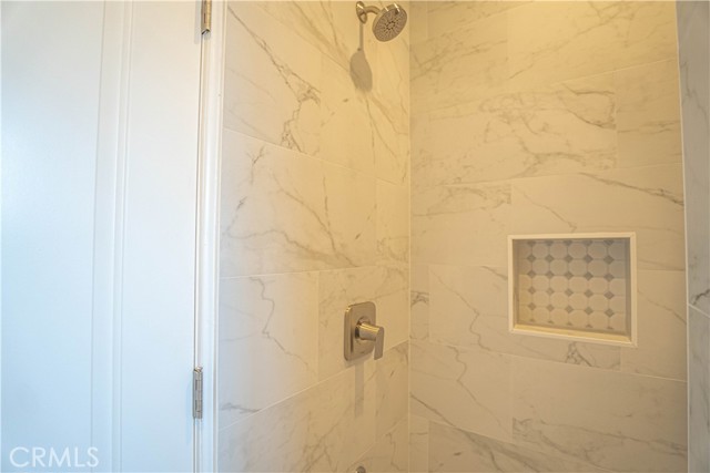 9246 Cedros Avenue, Panorama City CA: https://media.crmls.org/medias/73ae8e95-f9d3-426f-9fc3-02818079674d.jpg