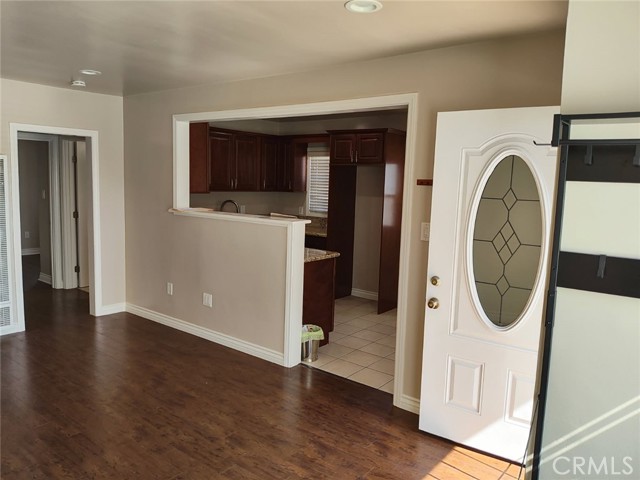 Detail Gallery Image 4 of 11 For 9833 Walnut, Bellflower,  CA 90706 - – Beds | – Baths