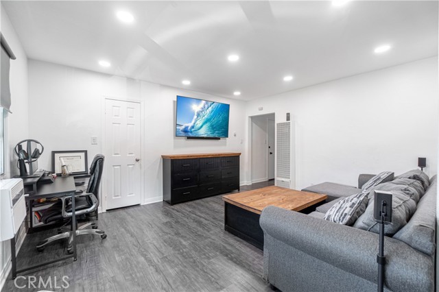 Detail Gallery Image 3 of 18 For 728 Cedar Ave #4,  Long Beach,  CA 90813 - 1 Beds | 1 Baths