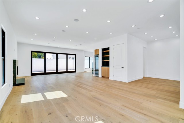 Detail Gallery Image 6 of 57 For 13838 Milbank St, Sherman Oaks,  CA 91423 - 4 Beds | 4 Baths