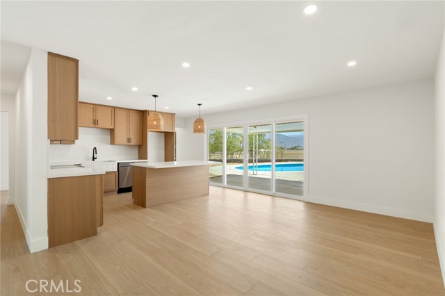 Image 12 of 59 For 645 Lyon Avenue