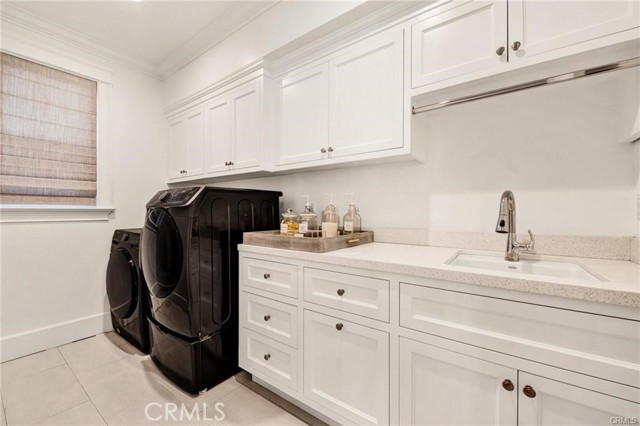 Detail Gallery Image 28 of 52 For 12439 Kling St, Studio City,  CA 91604 - 5 Beds | 5/2 Baths