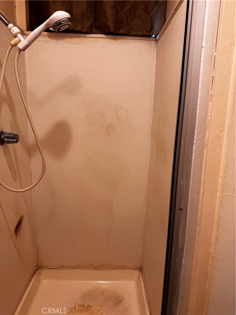 https://media.crmls.org/medias/73b0418c-8e4c-41d0-89e8-c393660a4cbc.jpg?preset=X-Large