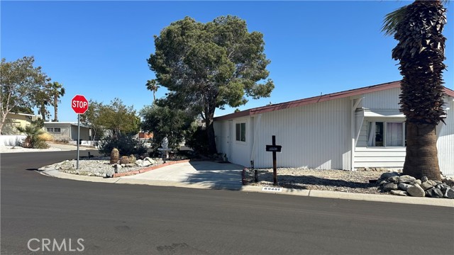 69481 Midpark Drive, Desert Hot Springs CA: https://media.crmls.org/medias/73b0544e-a70f-4480-ab5e-e25b48306f43.jpg