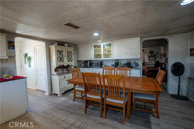22731 Bryman Road, Oro Grande CA: https://media.crmls.org/medias/73b0e43a-8c80-4ccd-aba2-a4107e8ea872.jpg