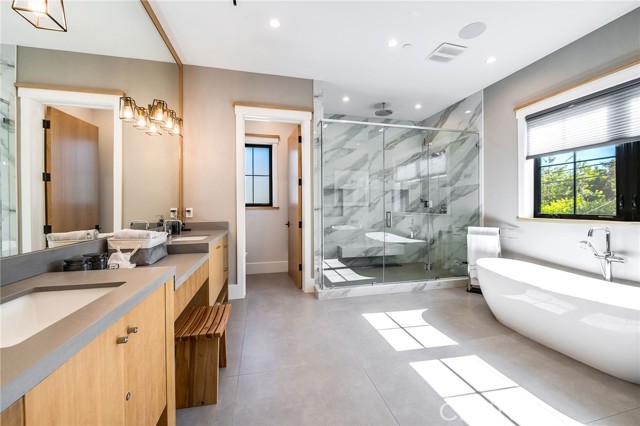 4365 Kraft Avenue, Studio City CA: https://media.crmls.org/medias/73b0e5b8-f3d9-4d7f-a572-755ab1bf4adc.jpg