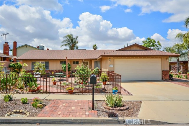 16471 Fontlee Ln, Fontana, CA 92335