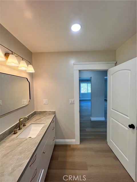 Detail Gallery Image 10 of 28 For 1904 E 2nd #B,  Long Beach,  CA 90802 - 2 Beds | 1 Baths