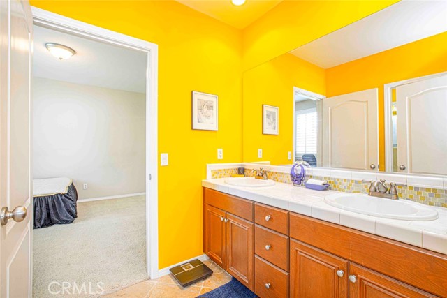 10266 Horsehaven Street, Sun Valley CA: https://media.crmls.org/medias/73b1bf78-c9ae-4e95-aed9-7b9f470a7af8.jpg