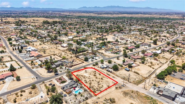 Detail Gallery Image 2 of 13 For 18924 Symeron Rd, Apple Valley,  CA 92307 - – Beds | – Baths