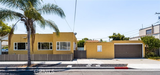 1479 Loma Avenue, Long Beach, California 90804, 2 Bedrooms Bedrooms, ,1 BathroomBathrooms,Single Family Residence,For Sale,Loma,PW24163294