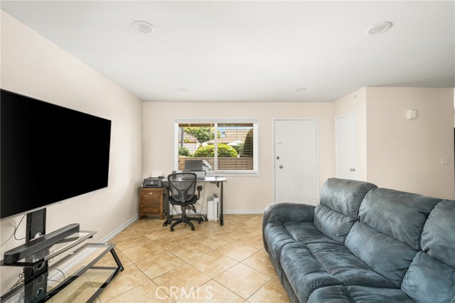 Detail Gallery Image 10 of 29 For 1816 E Commonwealth Ave #102,  Fullerton,  CA 92831 - 2 Beds | 2 Baths