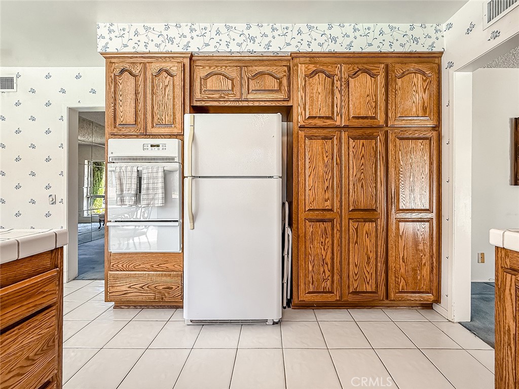 https://media.crmls.org/medias/73b210b7-026e-48ec-aabc-9f6b3e8c7283.jpg?preset=X-Large