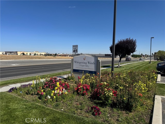 0 Town Center Drive, Apple Valley CA: https://media.crmls.org/medias/73b21a02-01a8-4b13-ab68-4c7ee953f502.jpg