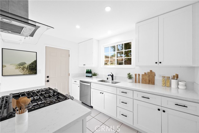 12031 Pierce Street, Sylmar CA: https://media.crmls.org/medias/73b22662-bd87-46b9-8859-49fcd18a047e.jpg