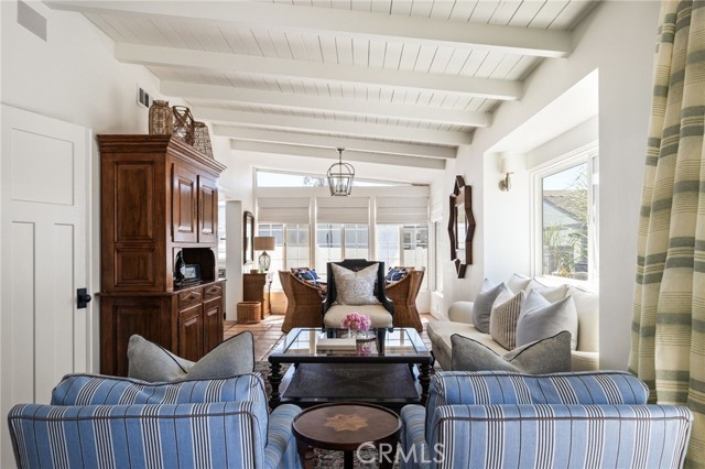 Detail Gallery Image 8 of 35 For 11 Saratoga, Newport Beach,  CA 92660 - 2 Beds | 2/1 Baths