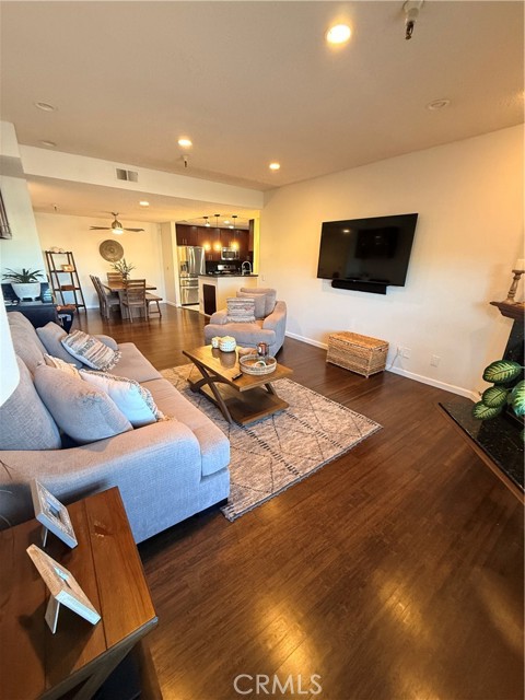 Detail Gallery Image 19 of 41 For 14630 Dickens St #307,  Sherman Oaks,  CA 91403 - 2 Beds | 2 Baths