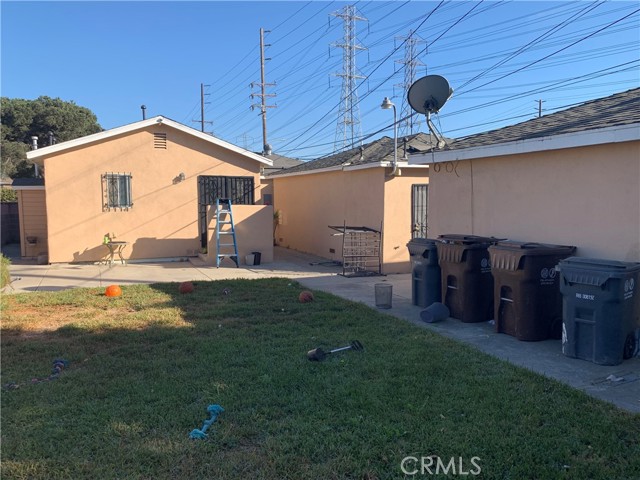 Detail Gallery Image 37 of 56 For 1527 S Bentley Ave, Compton,  CA 90220 - 3 Beds | 2/1 Baths