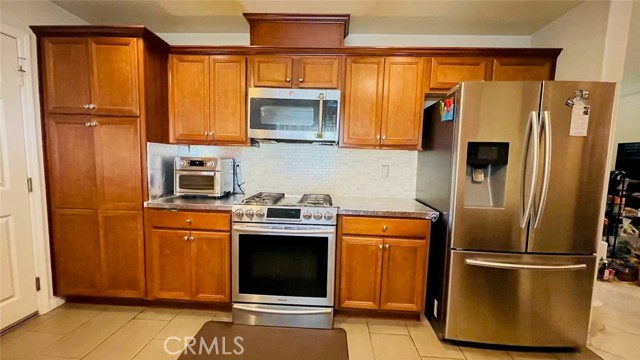 Detail Gallery Image 11 of 33 For 15721 Cobalt St #105,  Sylmar,  CA 91342 - 4 Beds | 2/1 Baths