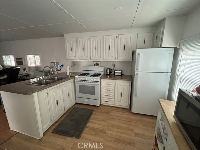 Detail Gallery Image 7 of 28 For 525 Gilbert St #115,  Anaheim,  CA 92801 - 1 Beds | 1 Baths