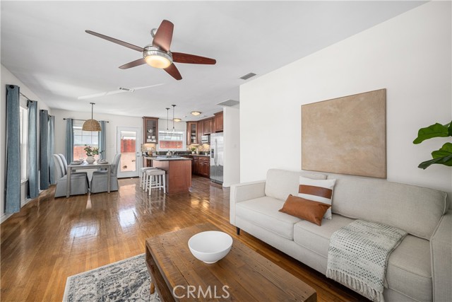 Detail Gallery Image 8 of 55 For 5530 E Mezzanine Way, Long Beach,  CA 90808 - 4 Beds | 3/1 Baths