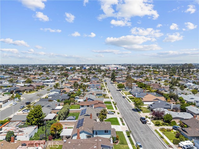 15291 Newcastle Lane, Huntington Beach CA: https://media.crmls.org/medias/73b63a3e-9e27-4efd-814a-4c407ee5369a.jpg