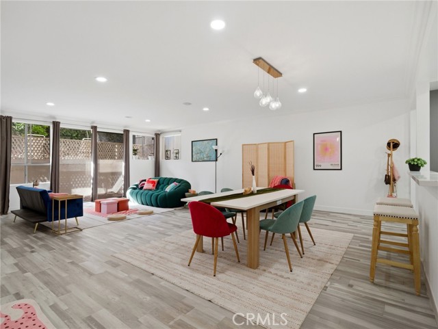 Detail Gallery Image 9 of 36 For 1277 S S Beverly Glen Blvd #107, Los Angeles,  CA 90024 - 2 Beds | 2 Baths