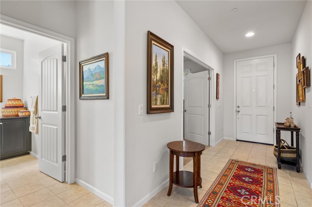 12200 White Rapids Way, Bakersfield CA: https://media.crmls.org/medias/73b79301-b7f9-4f1f-a2b7-0a97353a5b7e.jpg