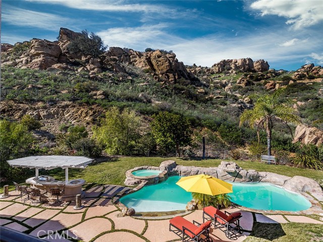 Detail Gallery Image 10 of 12 For 11725 Cochise Pl, Chatsworth,  CA 91311 - 5 Beds | 6/1 Baths