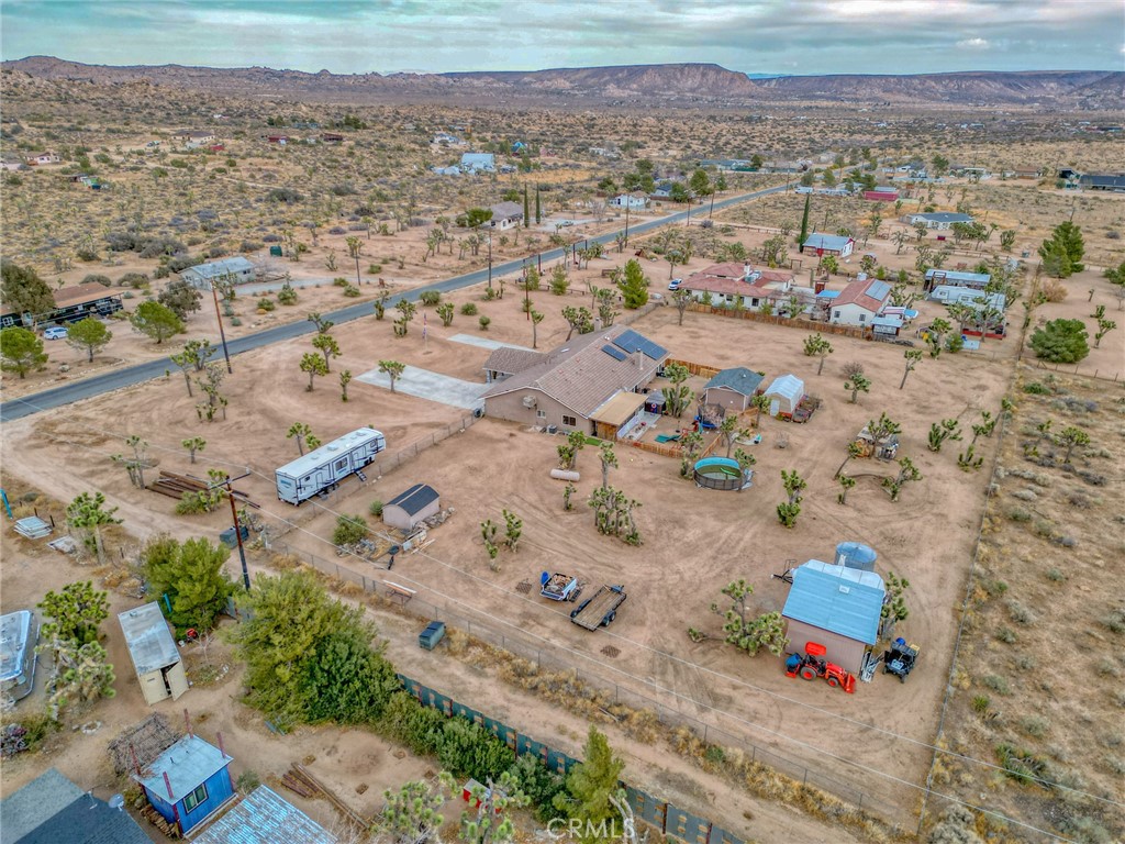 https://media.crmls.org/medias/73b82330-f277-45dd-ab1e-7b0aaa32328c.jpg?preset=X-Large