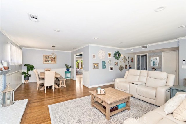 902 E Cypress, Glendora CA: https://media.crmls.org/medias/73b82f65-e996-419e-bdce-d3eeb30e6194.jpg