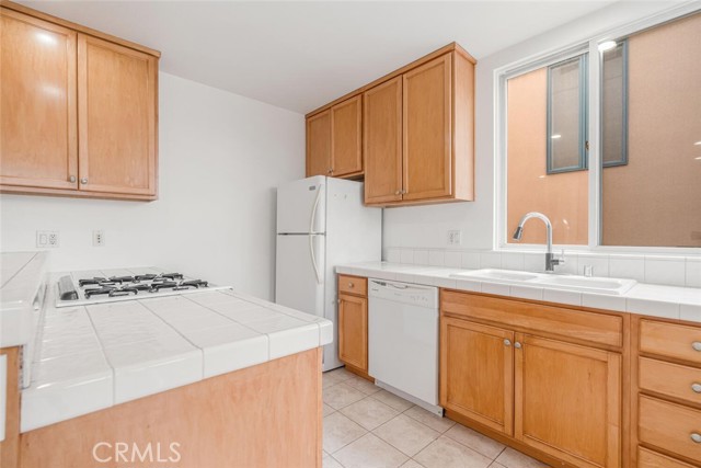 221 17th, Manhattan Beach, California 90266, 5 Bedrooms Bedrooms, ,6 BathroomsBathrooms,Residential,For Sale,17th,SR26091960