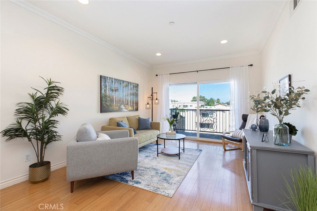 626 E Orange Grove Avenue 302, Burbank, CA 91501