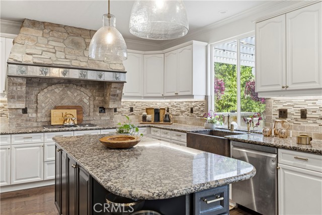 Detail Gallery Image 19 of 56 For 24987 Greensbrier Dr, Stevenson Ranch,  CA 91381 - 5 Beds | 4 Baths