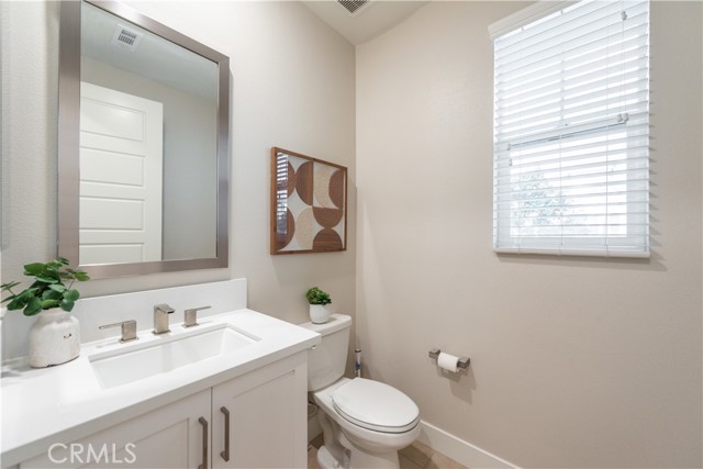 54 Sagan Way, Irvine CA: https://media.crmls.org/medias/73ba662f-2e49-449c-85e6-4785bedefda4.jpg