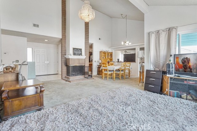 1991 Wren Avenue, Corona CA: https://media.crmls.org/medias/73bc02eb-61ef-436a-9f32-8ffcf67fc752.jpg
