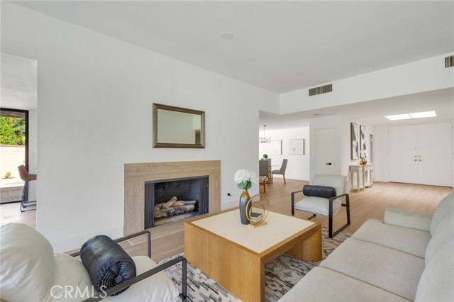 61 Cornell, Rancho Mirage CA: https://media.crmls.org/medias/73bc4faa-3f70-4289-86a7-3e7113c29212.jpg