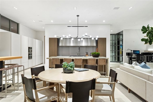 Detail Gallery Image 9 of 27 For 2108 E Oceanfront, Newport Beach,  CA 92661 - 5 Beds | 5/1 Baths