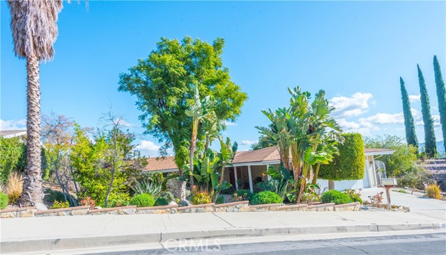 Detail Gallery Image 2 of 35 For 5974 Maury Ave, Woodland Hills,  CA 91367 - 3 Beds | 2 Baths