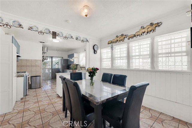 Detail Gallery Image 5 of 19 For 5413 Meridian St, Los Angeles,  CA 90042 - 3 Beds | 1 Baths