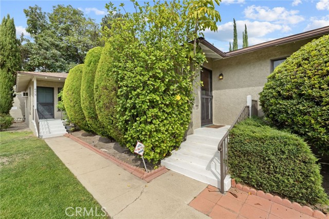 Detail Gallery Image 2 of 25 For 673 N Rosemary Ln, Burbank,  CA 91505 - 2 Beds | 1 Baths