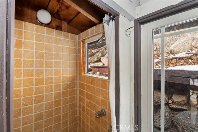 Detail Gallery Image 20 of 46 For 239 Big Bear Tract a,  Fawnskin,  CA 92333 - 1 Beds | 1 Baths