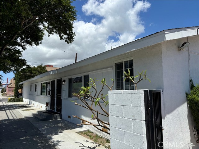 977 W 2nd Street, San Pedro CA: https://media.crmls.org/medias/73bded71-dd03-4e99-9edb-e207b2036136.jpg