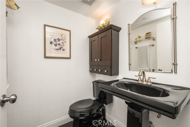 8115 Surfline Drive, Huntington Beach CA: https://media.crmls.org/medias/73bdf7cc-3097-4a0a-9101-06b3eb9119b1.jpg