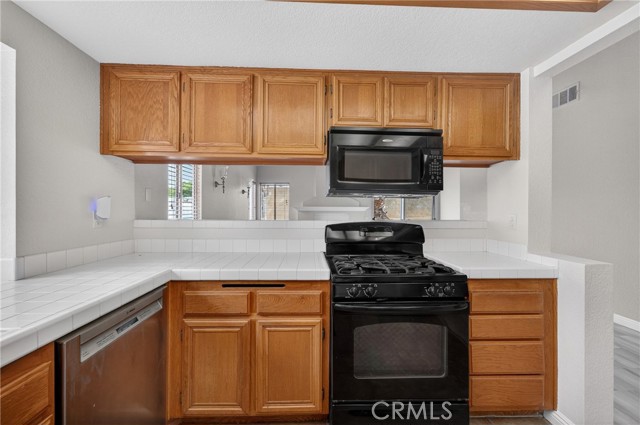 Detail Gallery Image 9 of 48 For 33130 Trabuco Dr, Lake Elsinore,  CA 92530 - 3 Beds | 2 Baths