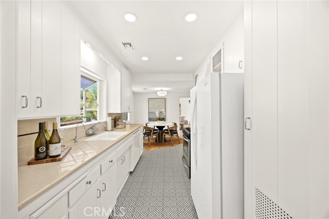 19558 E Dexter Street, Covina CA: https://media.crmls.org/medias/73be7553-fba3-4b07-a848-3e5e305f0a29.jpg